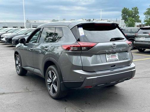 2025 Nissan Rogue SL