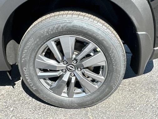 2025 Nissan Pathfinder S