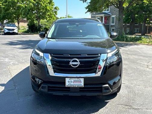 2025 Nissan Pathfinder S