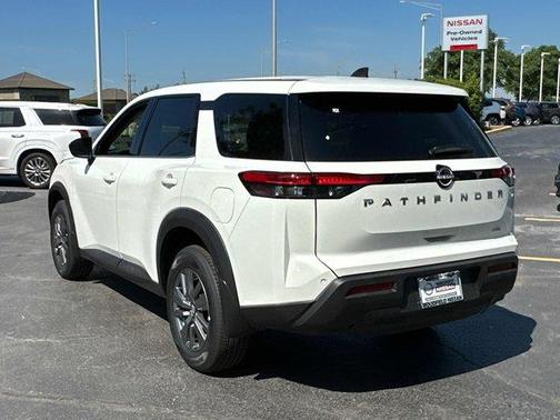 2025 Nissan Pathfinder S