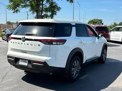 2025 Nissan Pathfinder S