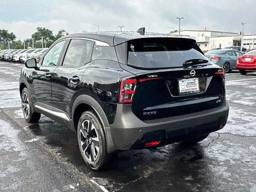 2025 Nissan Kicks SV