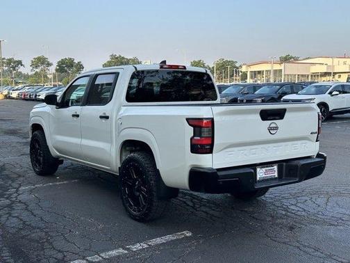 2022 Nissan Frontier S