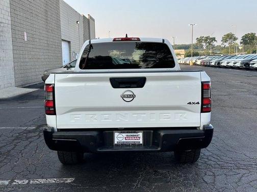 2022 Nissan Frontier S