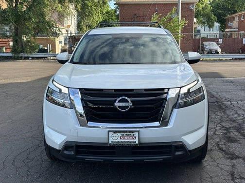 2022 Nissan Pathfinder SV