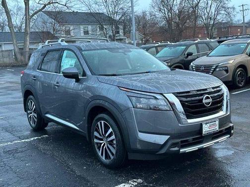 2025 Nissan Pathfinder Platinum