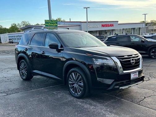 Black 2023 Nissan Pathfinder SL