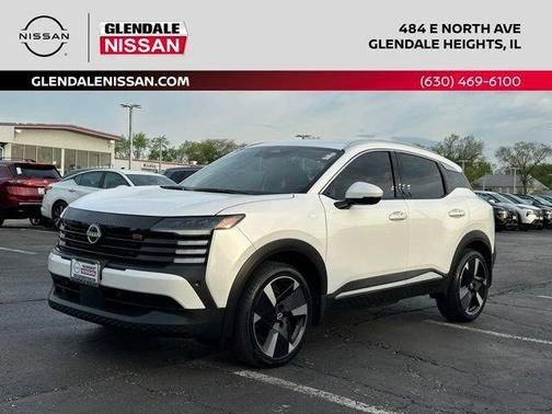 Aspen White Tri 2025 Nissan Kicks SR