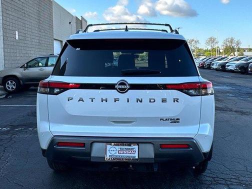 Everest White P 2026 Nissan Pathfinder Platinum