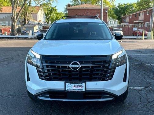Everest White P 2026 Nissan Pathfinder Platinum