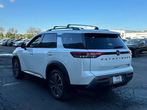 Everest White P 2026 Nissan Pathfinder Platinum
