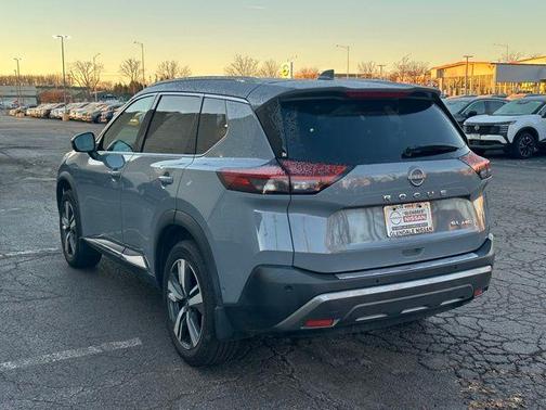2022 Nissan Rogue SL