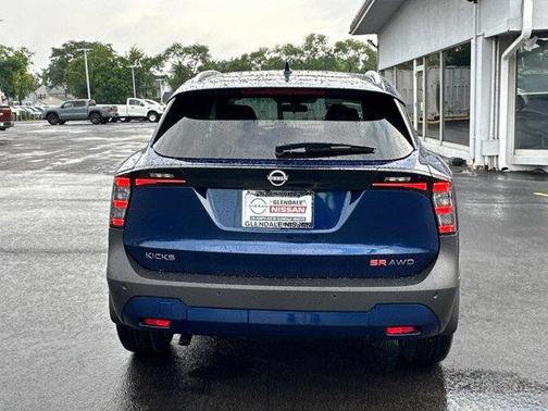 2025 Nissan Kicks SR