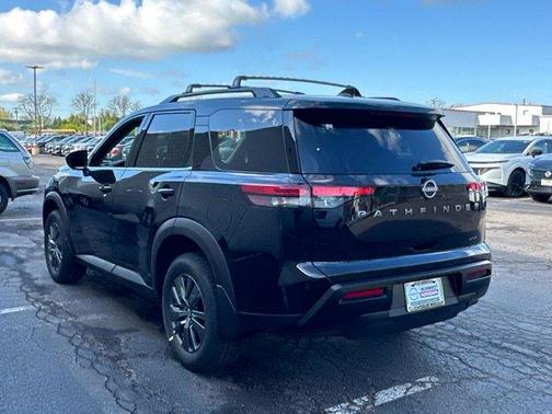 Super Black 2026 Nissan Pathfinder SV