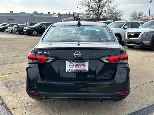 2025 Nissan Versa 1.6 SV