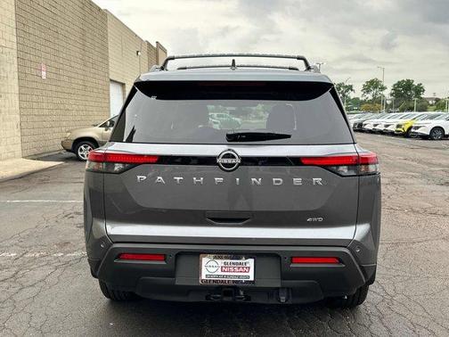 2025 Nissan Pathfinder SV