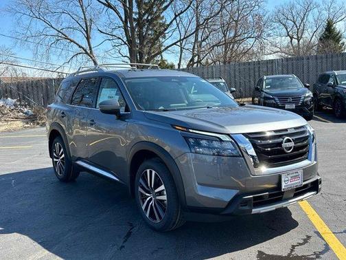 2025 Nissan Pathfinder Platinum
