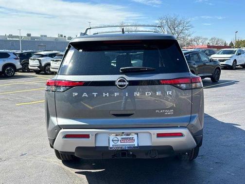 2025 Nissan Pathfinder Platinum