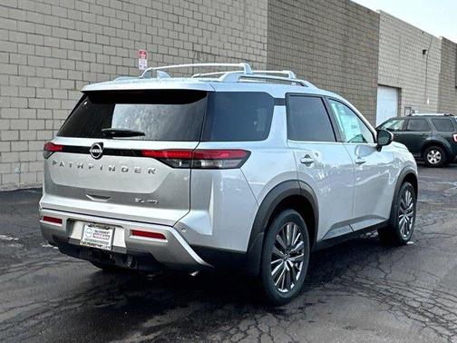 2025 Nissan Pathfinder SL