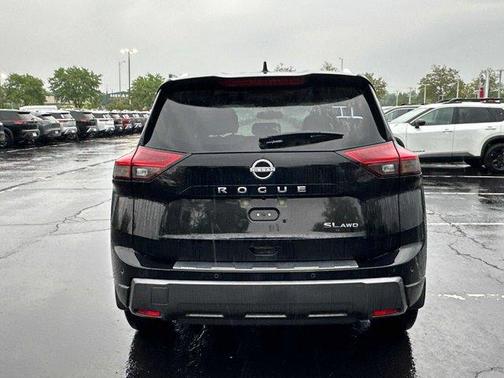 2025 Nissan Rogue SL