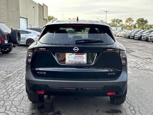 2025 Nissan Kicks SV