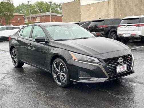 2025 Nissan Altima SR
