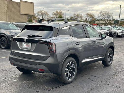 Gun Metallic 2027 Nissan Kicks SV