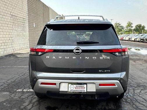 2025 Nissan Pathfinder SL