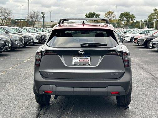 Gun Metallic 2027 Nissan Kicks SV