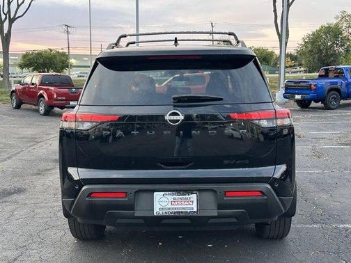 2023 Nissan Pathfinder SV
