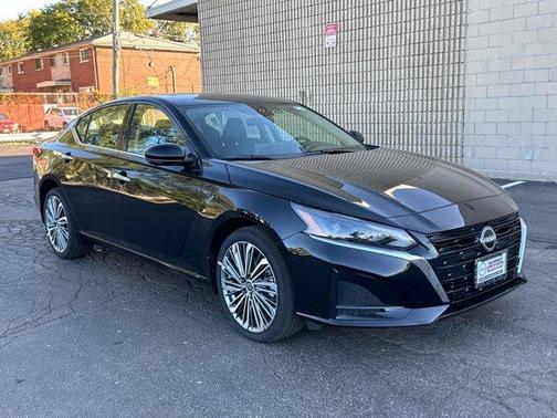 2025 Nissan Altima SL