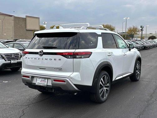 2025 Nissan Pathfinder Platinum