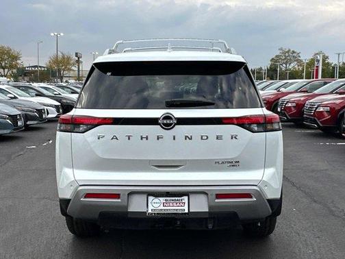 2025 Nissan Pathfinder Platinum
