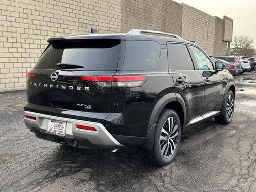 2025 Nissan Pathfinder Platinum