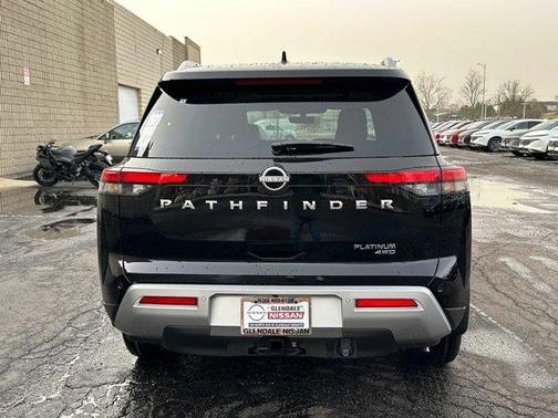 2025 Nissan Pathfinder Platinum