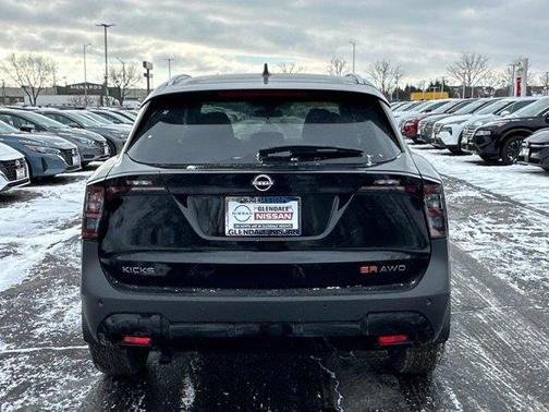 2026 Nissan Kicks SR