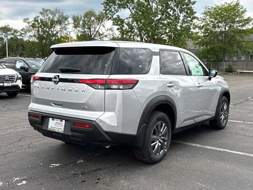 2025 Nissan Pathfinder S