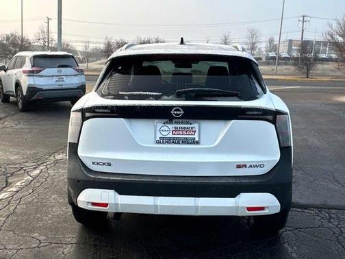 2026 Nissan Kicks SR