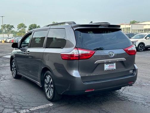 2018 Toyota Sienna Limited Premium