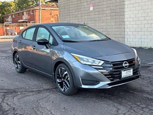 2025 Nissan Versa 1.6 SR
