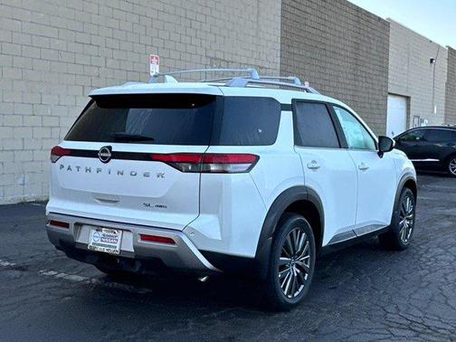 2025 Nissan Pathfinder SL