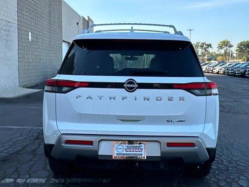 2025 Nissan Pathfinder SL