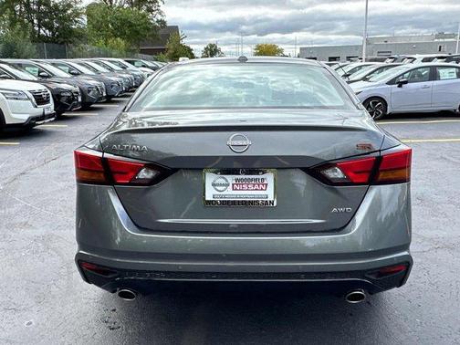 2025 Nissan Altima SR