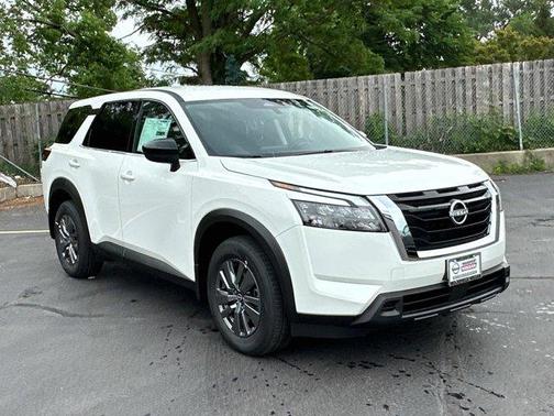 2025 Nissan Pathfinder S