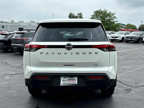2025 Nissan Pathfinder S