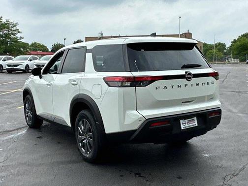 2025 Nissan Pathfinder S