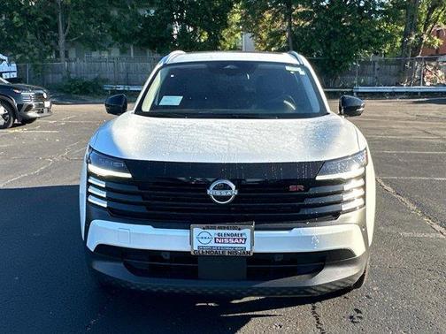 Aspen White Tricoat 2026 Nissan Kicks SR