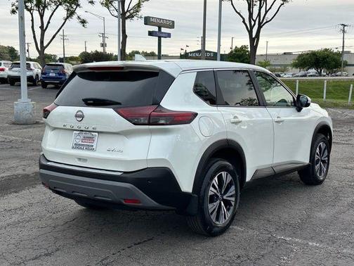 White 2023 Nissan Rogue SV