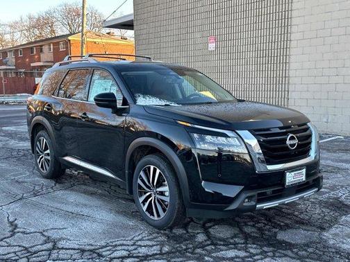 2025 Nissan Pathfinder Platinum