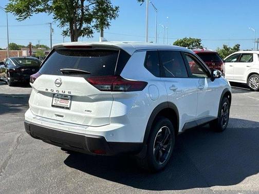 2025 Nissan Rogue SV